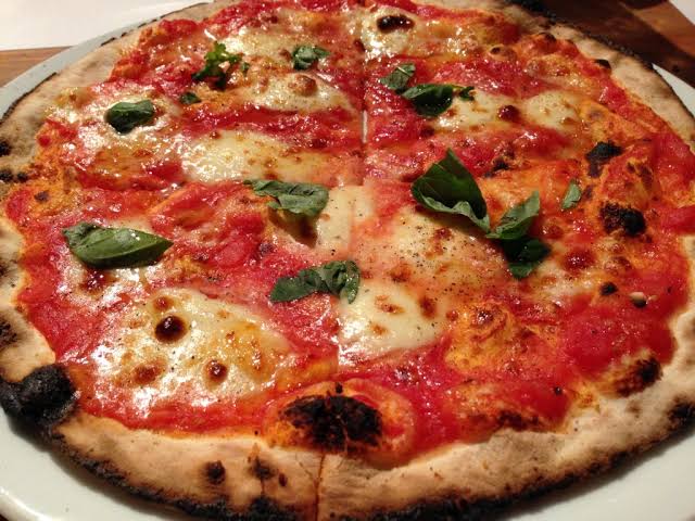 Best Pizza in Buenos Aires: Argentine-Style Pizza Guide